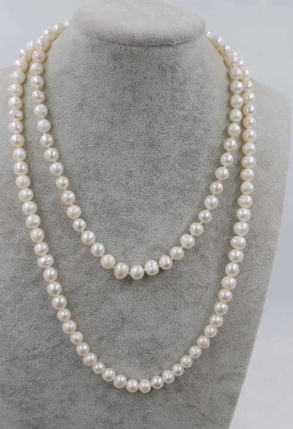Collier de perles d'eau douce noué à la main blanc 8-9mm près de bijoux ronds charmants pour femmes