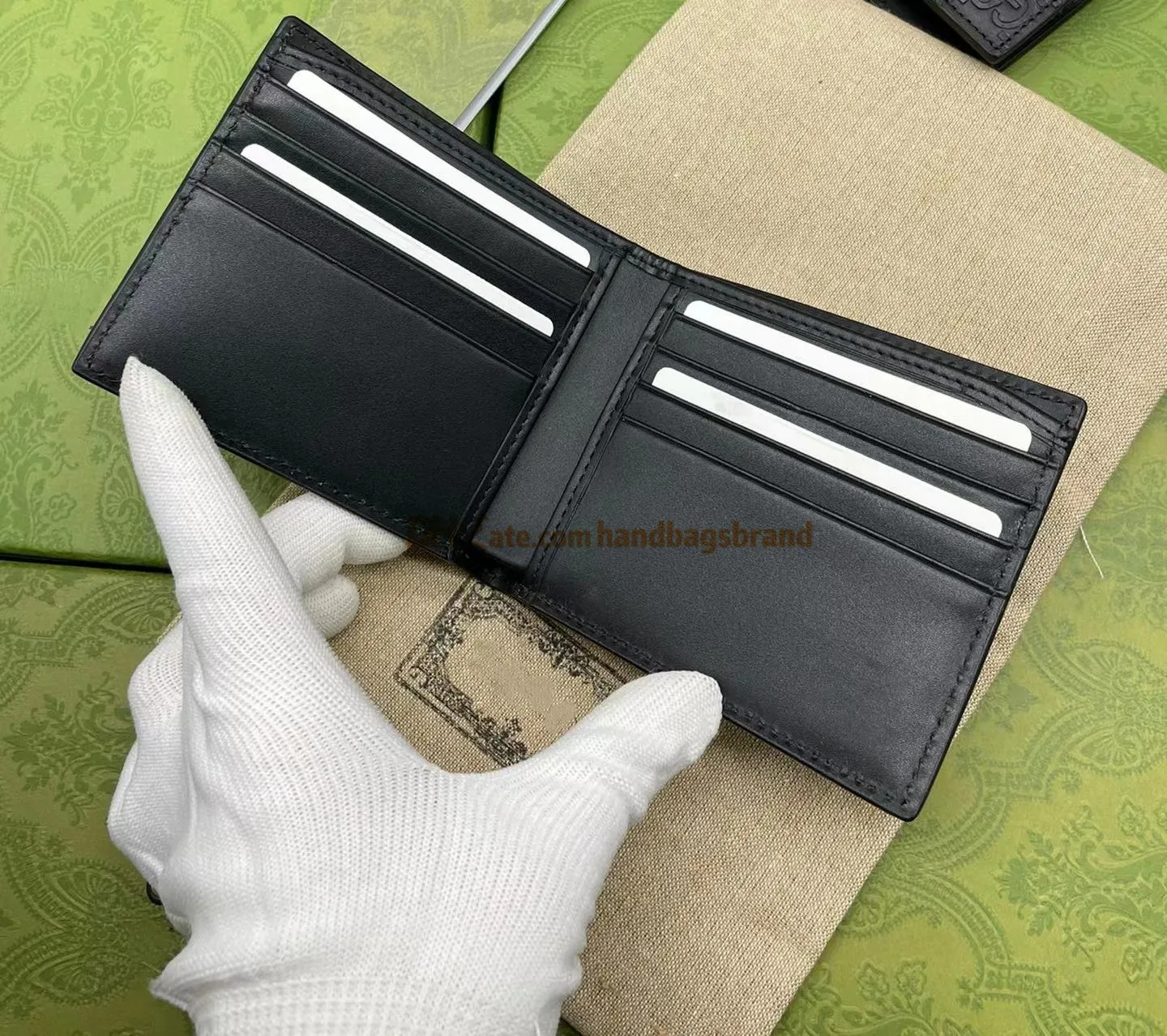 473916 Top Quality Bi Fold Wallets Classic Embossing From