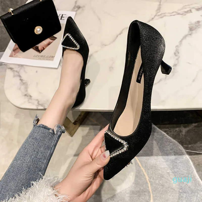 Classic Women's High Heels Fashion Shoes Casual Fall Pekade Toe Dekorativa Pumpar Black Beige Zapatillas Mujer