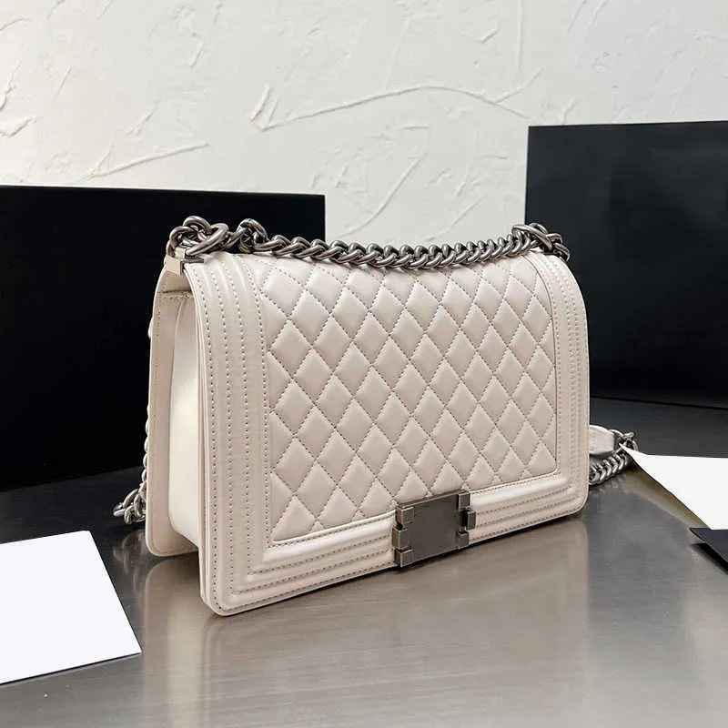 Dhgate chanel boy bag cheap