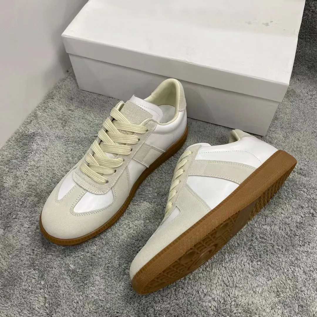 激安価額で豊富に取り揃える ホワイトカジュアルシューズの女性旅行100 レザーレースアップスニーカースエードデザイナーランニングトレーナーレター女性靴フラットプリントマンジムスニーカーサイズ34 42 45ボックス付き 海外限定 Www Smkn1nangapinoh Sch Id