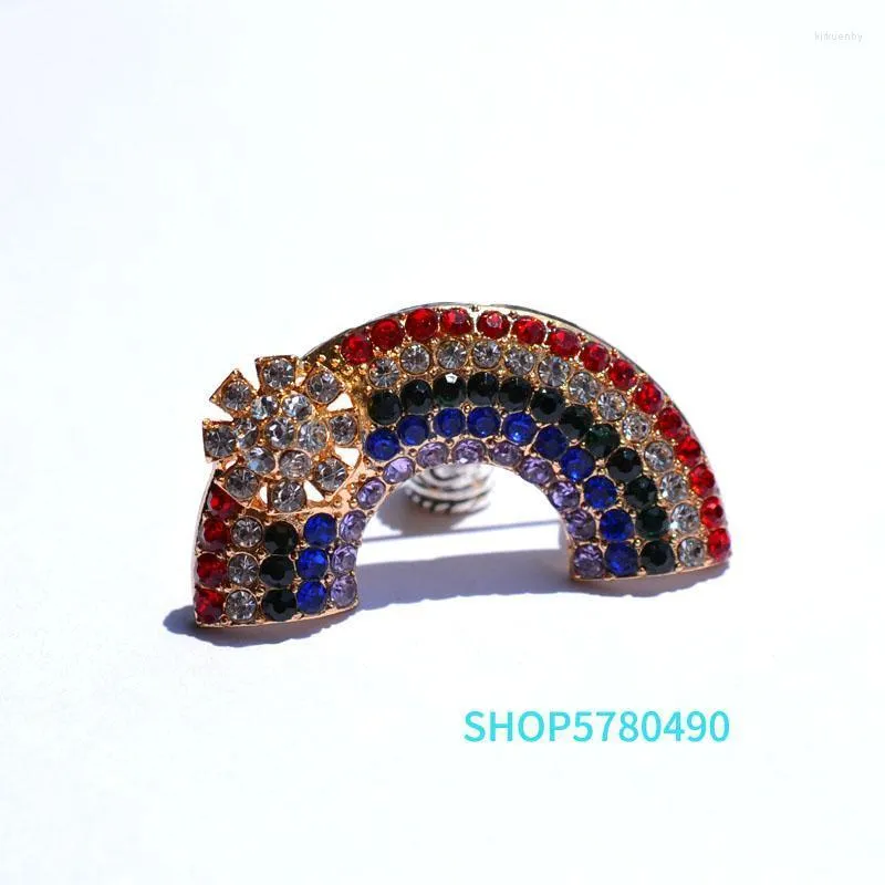 Pins Broscher Elegant för kvinnor Rhinestone Rainbow Pin Flerfärgad Dam Bruddekoration Klänning Accessoarer Mode Smycken Lyx Kirk22