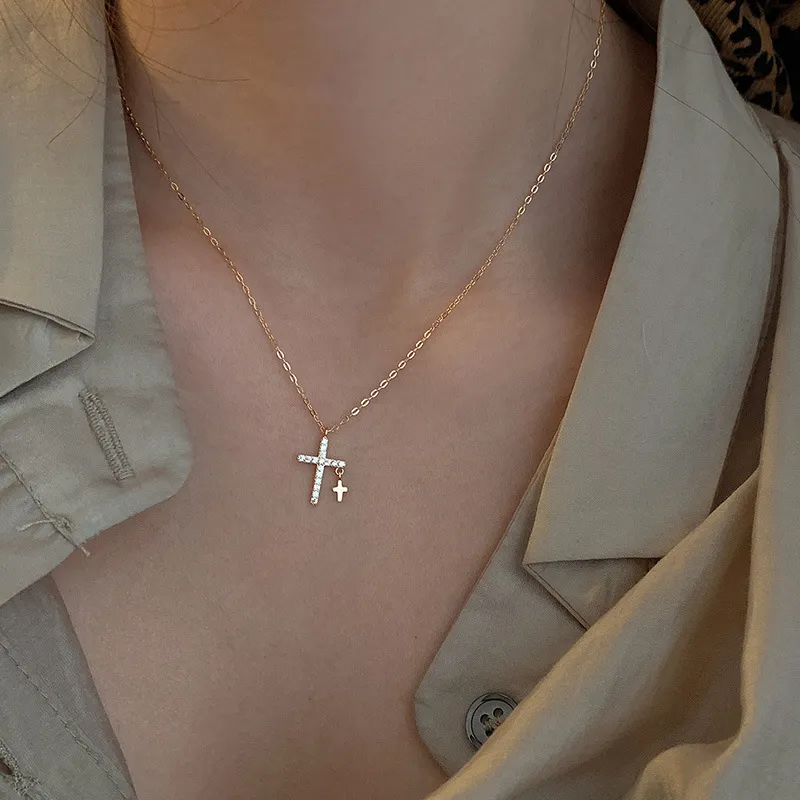 Creativity Light Zircon Cross Pendant Necklace for Women Gold Sier Color Clavicle Chain Fashion Jewelry