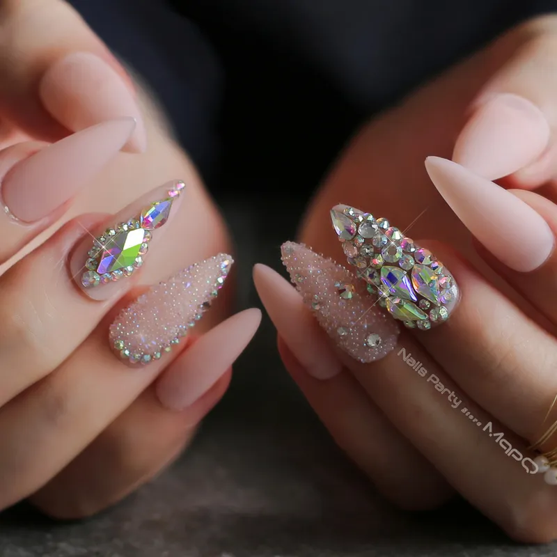 Matt Bling Crystal Fake Nail Nude Long Stiletto False Nails Pink Oregelbundet Diamond Oregelbundet Crystal Caviar Elegant Luxury 220725