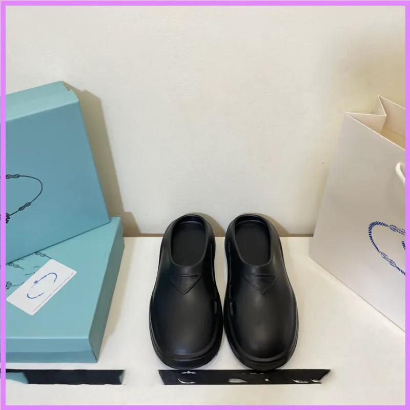 Zapatillas de moda de calle para mujer Sandalias de diseñador para hombre Playa al aire libre Amantes de TPU Flip Flop Zapatos para mujer Zapatilla de verano con caja AGRADABLE D224153F