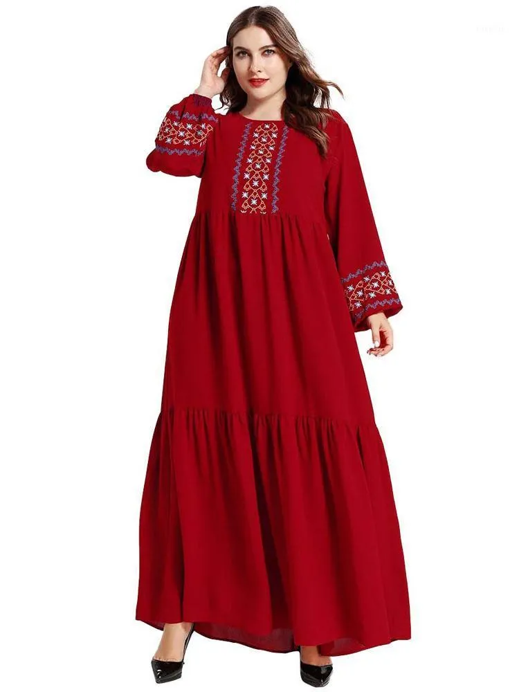 Повседневные платья Женская одежда плюс размер с длинным рукавом вышит свободное макси -платье Элегантное удобное арабское национальное зимнее платье