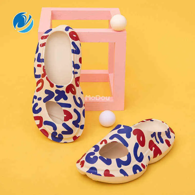 Slippers Mo Dou Zapatillas De Estilo Callejero Para Hombre y Mujer Zapatos De Casa Suaves y Antideslizantes Con Estampado Fresco y Punta Envuelta 220428