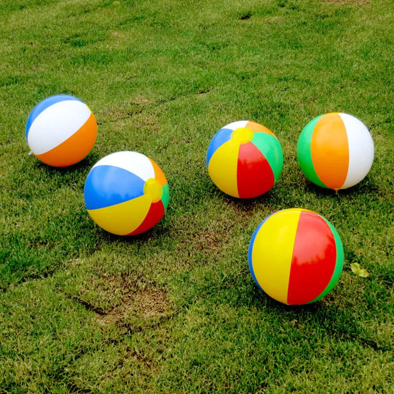 طاولات المياه جديدة قابلة للنفخ 6 ألوان مخططة قوس قزح الكرة الشاطئ في الهواء الطلق بالون الرياضة المائية للأطفال 23 سم