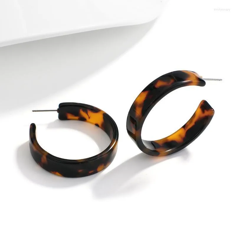Hoop Huggie Trendy Leopard akrylörhängen för kvinnor Elegant Geometric C Shape Round Harts Fashion Party Juvelryhoop Kirs22