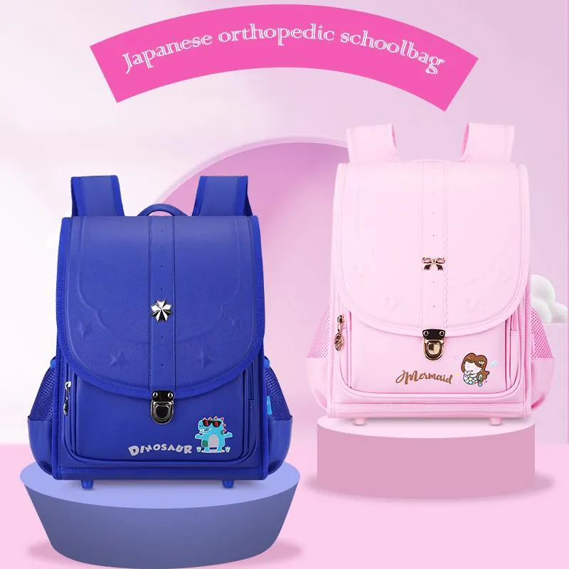 Schooltassen Orthopedische Schooltas voor kinderen Japanse Randoseru Grote capaciteit Lichte rugzak voor meisjes Waterdicht PU Baby Mochila Infan286W