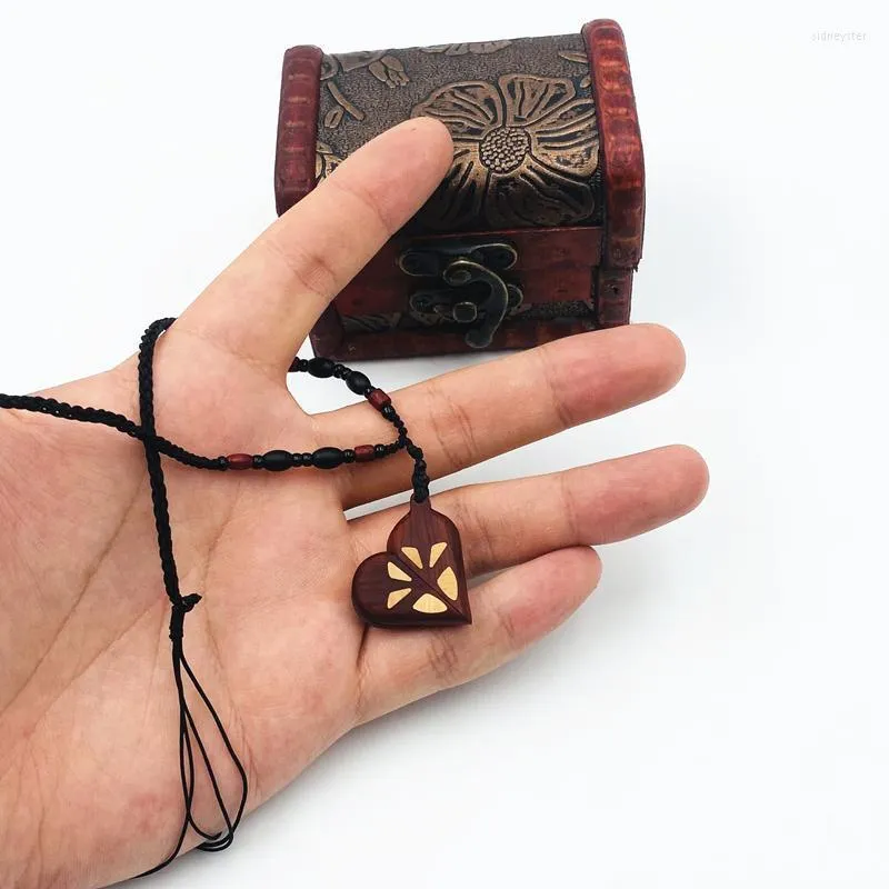 Hänge halsband Illusionist -locket halsband parälskare cosplay anpassade po handgjorda trä unisex smycken prop hänge