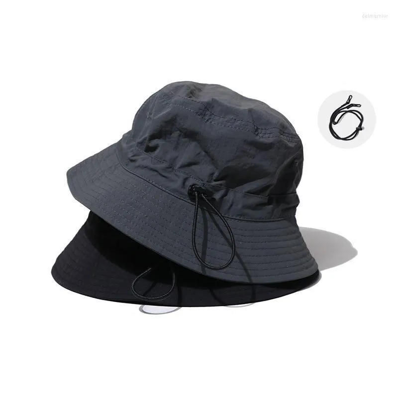 Bérets Été Seau Chapeau À Séchage Rapide Réglable Hommes Pêche En Plein Air Randonnée Plage Chapeaux Maille Respirant Anti UV Soleil Vent Corde CapBérets Delm22