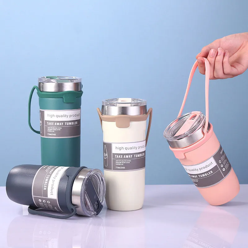 Stainless Steel Take-away Tumblers 550/710ml Car-cup Travel Coffee Mug Thermos Cups Drinking Bottle Vacuum Insulation Cup Ice Bully Cup Silicone Handle ZL1255