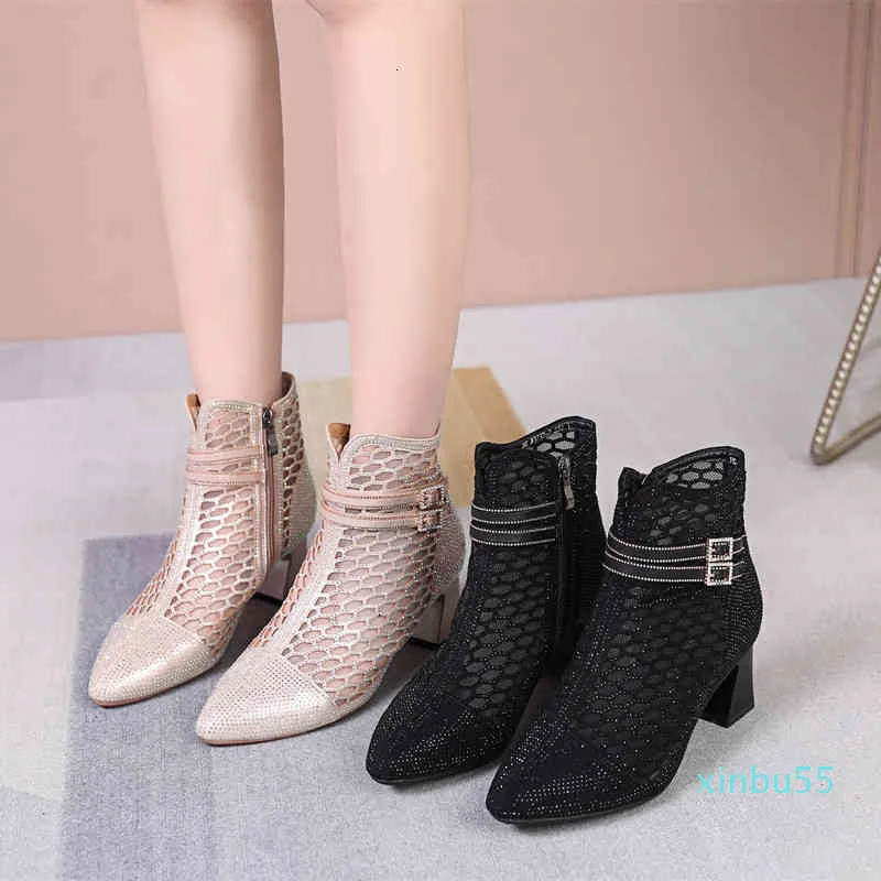 Chaussures habillées bottes courtes femmes printemps et automne chaussures de mère de mode unique avec maille de diamant talon moyen givré grossier creux