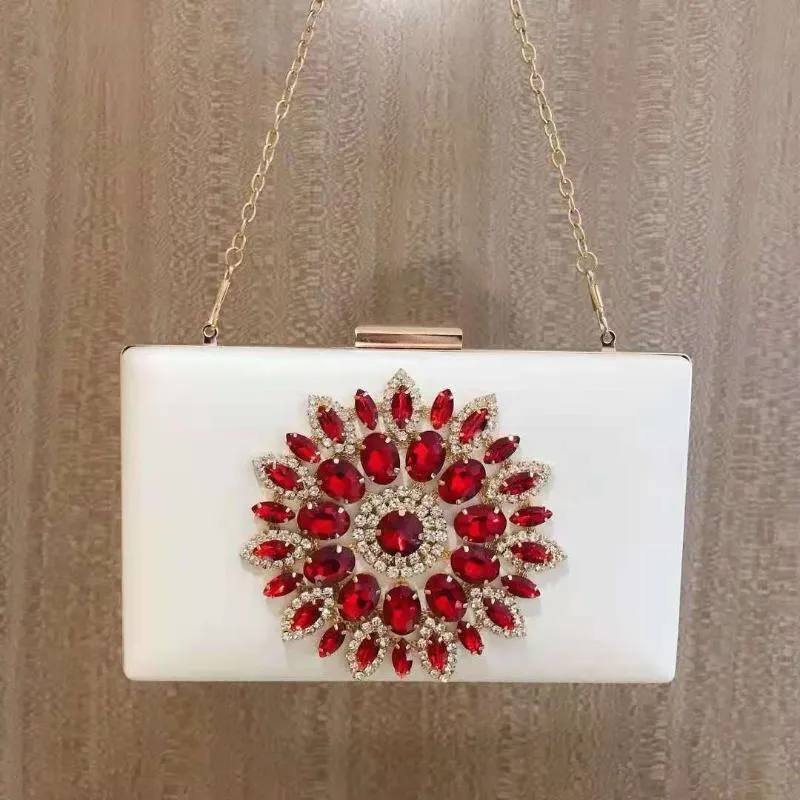 Kvällspåsar Xiyuan Diamond Clutch Bag For Women Wedding Purse Chain axel liten festhandväska med metallhandtag