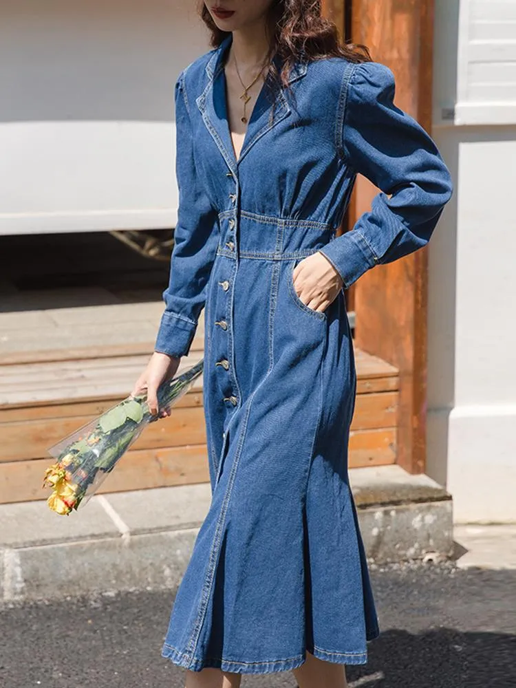 Robes décontractées tempérament robe en jean bouton de patchwork bleu pour femmes revers à manches longues cueillies