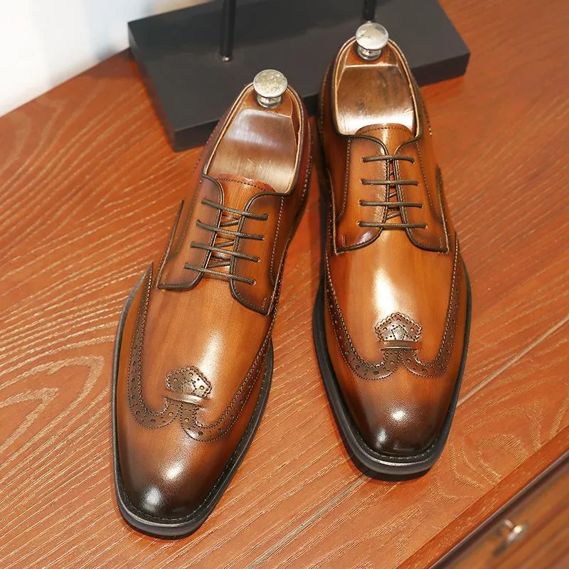 Klädskor desai äkta läder män affärs andas sko brittisk snörning handpolerad brogue snidad derby klassiker