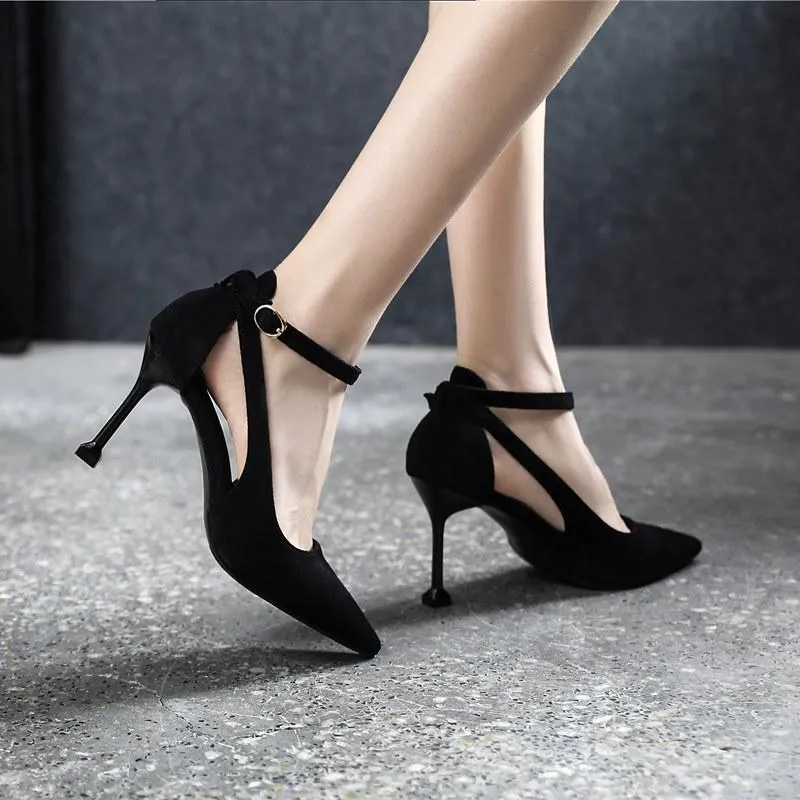 Sandaler kvinnors skor 2022 mocka stilett liten storlek 33 spetsig tå spänne 5 cm/7 cm/8,5 cm höga klackar stora 41 42 43sandaler