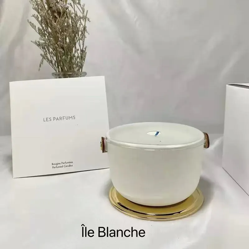 Универсальная парфюмерная свеча для ароматерапии, ароматический запах, 220 г, твердый Dehors II Neige Feuilles D'or Lle Blanche L'air Du Jardin с запечатанным подарком