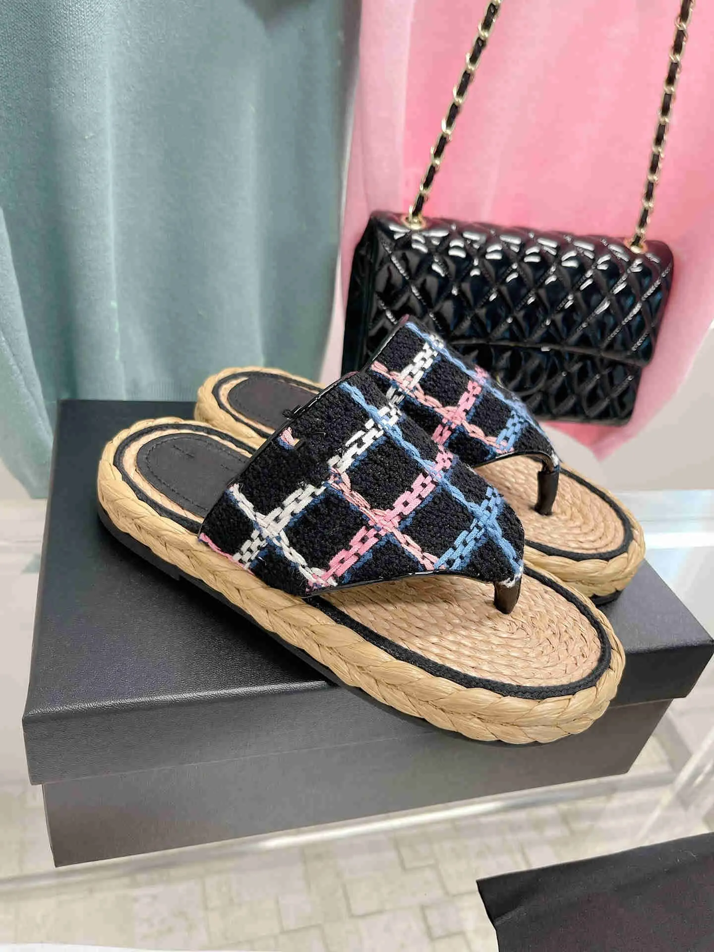 Top quality 2022 new Straw flip-flops sandals Falt brand design slippers Genuine leather beach sandals