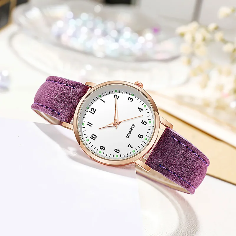 Kvinnors lyxklockor Lysande retro Kvinnor Watch Ladies Belt Back Light Quartz armbandsur Montre Femme 32.5mm Färg 2