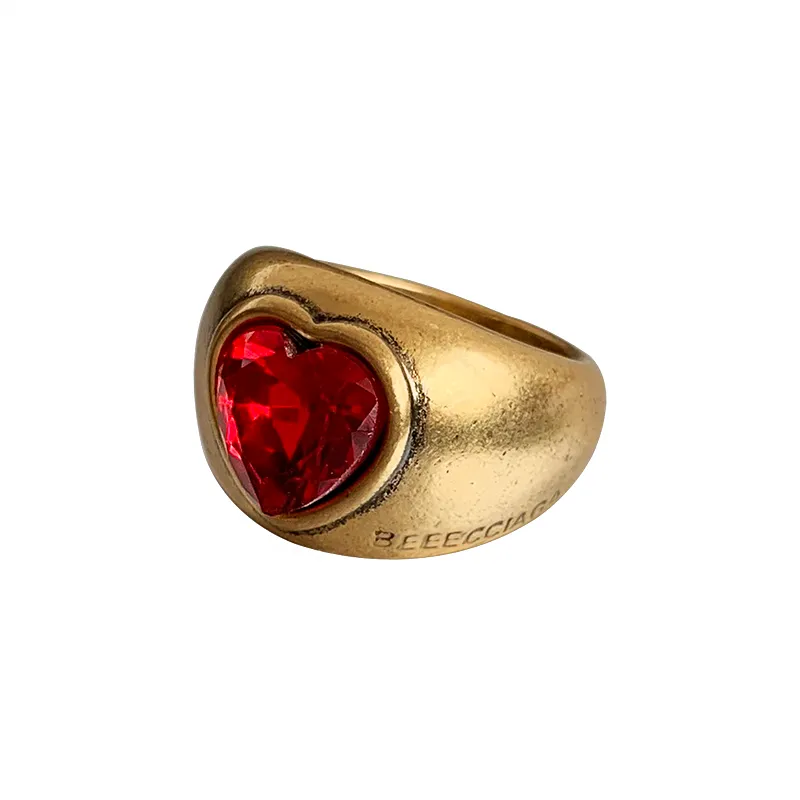 Ins Retro Exaggerated Ruby Heart Ring Female Fashion Personality Bronze Tide Brand Hip-hop All-match Jewelry Accessories