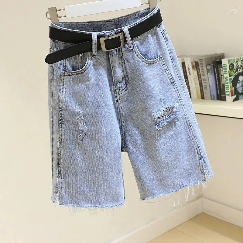 Jeans da donna Donna Estate 2022 Stile coreano Vita alta Dritto Diviso Strappato Pantaloncini di jeans Figura di guida Lusinghiero Pantaloni centrali