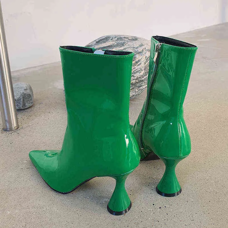 2022 Mujeres de lujo de invierno Botas de tobillo de charol Western Punta puntiaguda Tacones altos verdes Bota corta Diseñador Partido Zapatos de moda Y220706