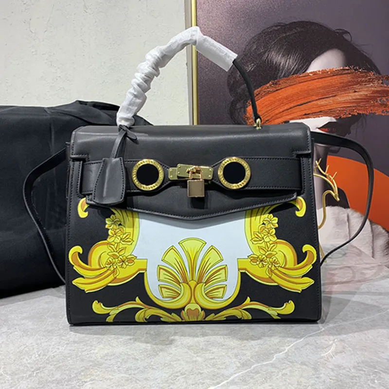 Baroque Flap Tote Bag For Women Large Capacity Shoulder Bag With Lock ...