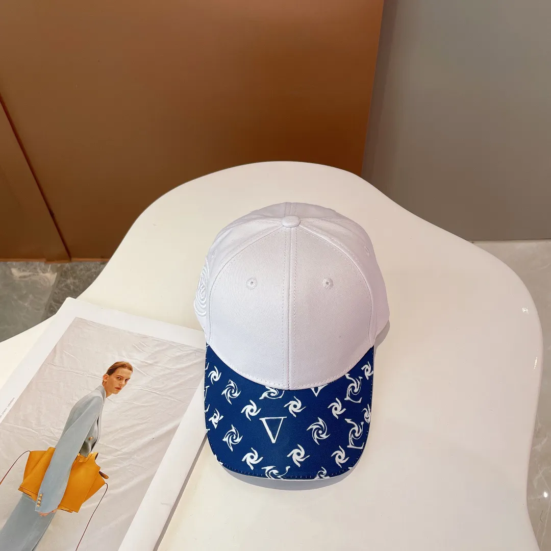 디자이너 모자 Casquette Fashion Baseball Cap Classic Sun Shading 간단한 캐주얼 남자와 여자 사교 모임에 적합한 다양한 색상이 가능합니다.
