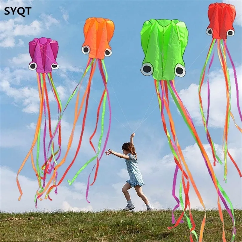 Octopus Kite Cartoon Animal Outdoor Easytofly Soft Kite with Sled ChristmasHalloween Gifts Kites for Adults High Quality 220621