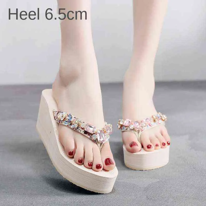 New Fashion Sweet Style Rhinestone Slippers Outer Wear Anti Slip Beach Sandals And Slope Heel 65Cm Thick Bottom Women Flip Flops J220716