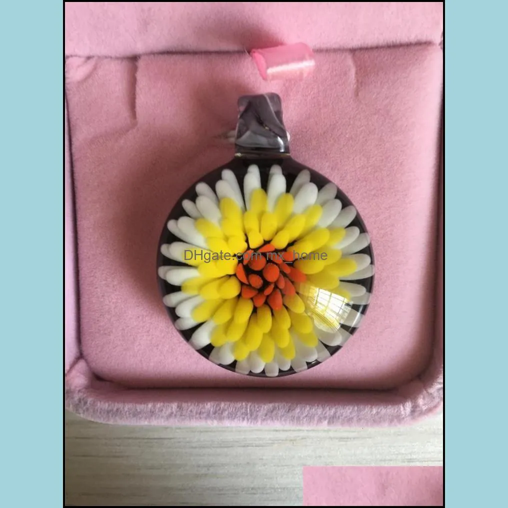 Pendant, glass tricolor flowers, exquisite workmanship, welcome to order