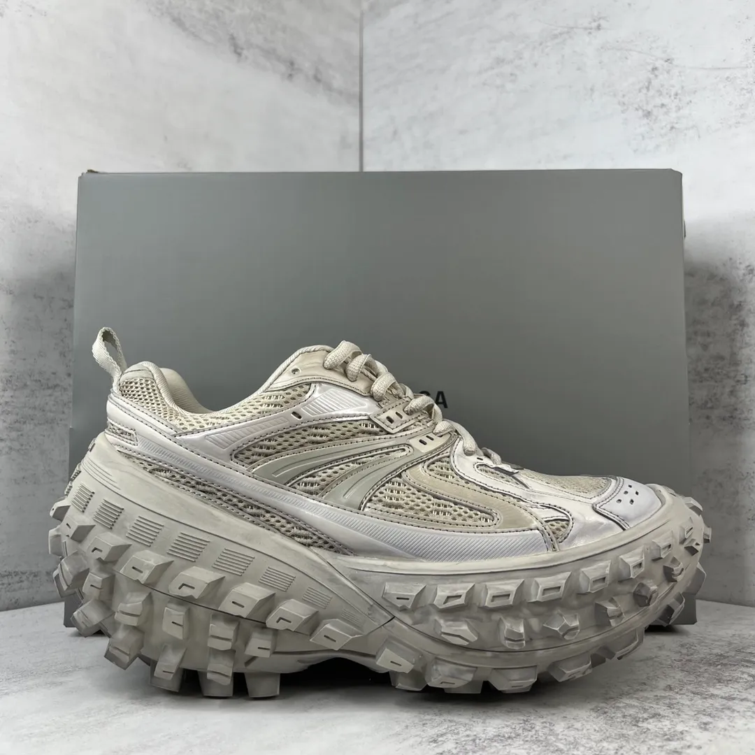 Balencigaa Great and Womens Balenicass Nouveau homme de plus haute qualité pour hommes de la plus haute qualité Chaussures de créateurs de pneu de luxe ~ Fécheurs de haute qualité et hommes Taille de l'UE 35-45 chaussures