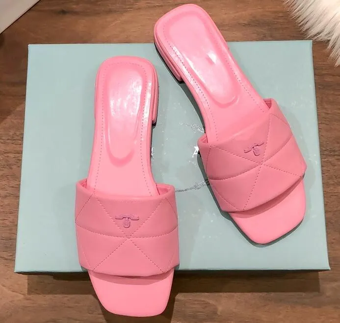 Nuevas sandalias Zapatillas Verano hermoso Diseño de tacón bajo cómodo Brillante más zapatos de color