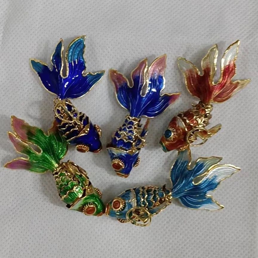 최신 6cm Fine Cloisonne 귀여운 물고기 매력 보석을위한 DIY 펜던트 부품 에나멜 고급 금붕어 키 체인 액세서리