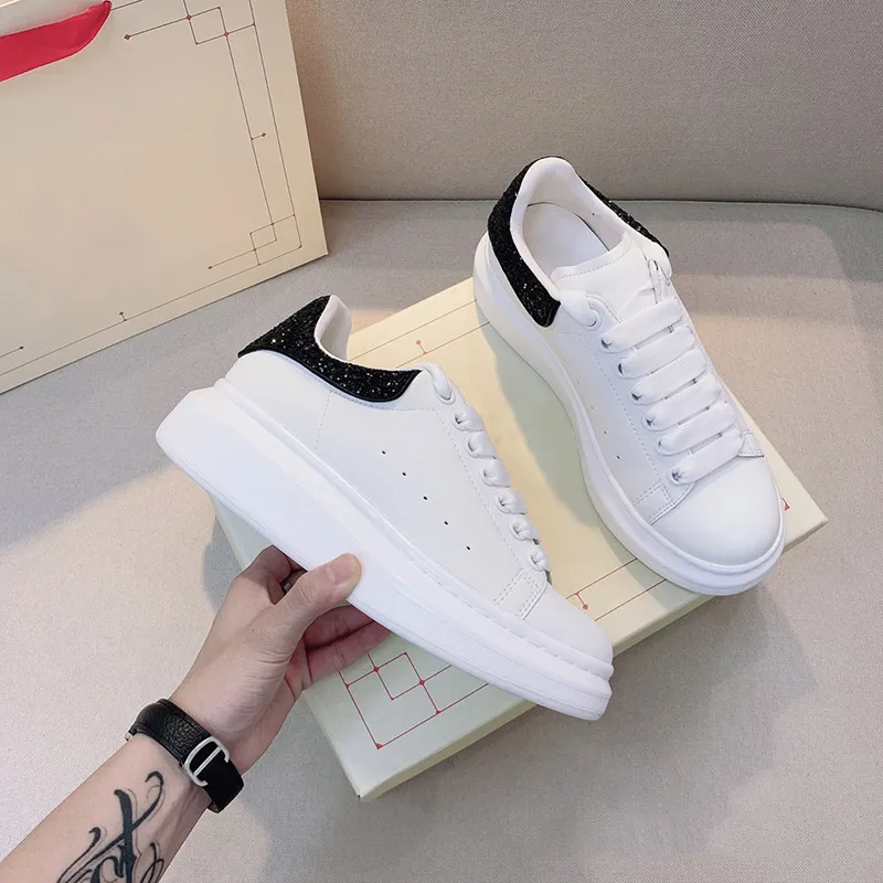 Pantofole Saldi Economici Dupe Sneakers Calzature di design di lusso Uomo Donna Sneaker oversize Scarpe bianche nere Senza scatola