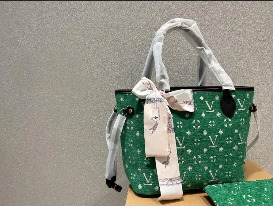TZ Ladies Bags Grüne Handtasche Luxusmarke kleine Einkaufstaschen Mode Reisen große Kapazitätsband Umhängetasche Frisch Stil Designer Einkaufstasche Brieftasche Brieftasche 2 Stück