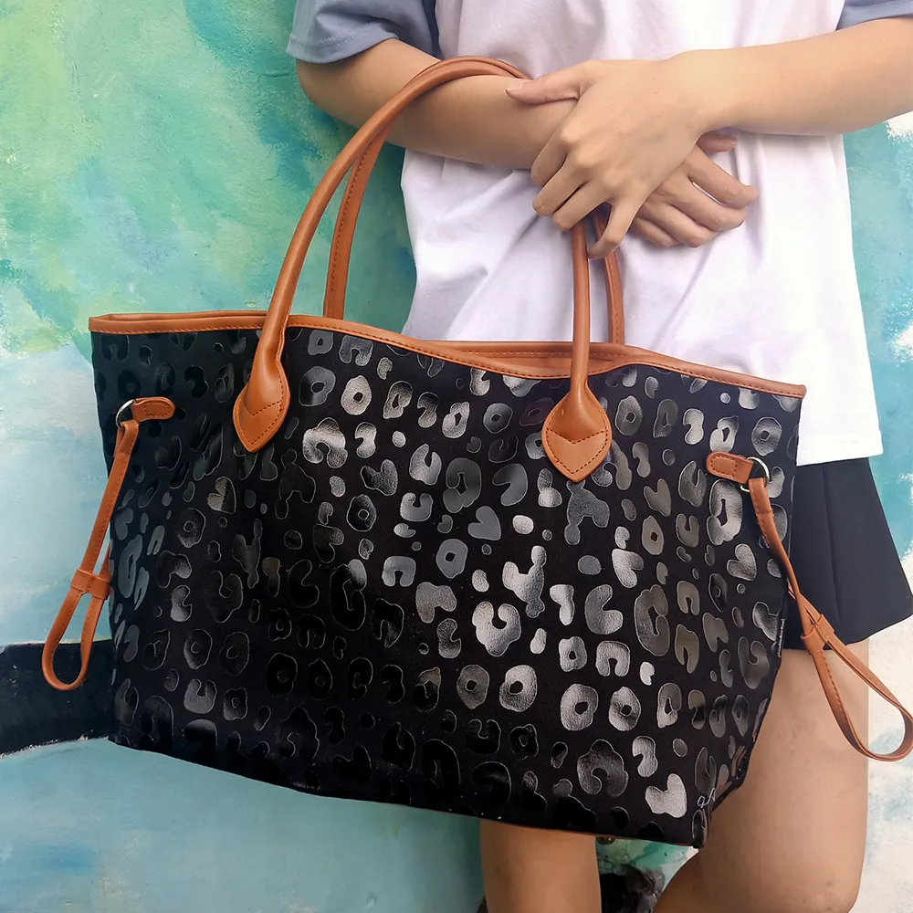 حقيبة تسوق Leopard Leopard Black Domil Blanks بالجملة أكياس سعة كبيرة للسفر CHEETAH TOTE DOM1770