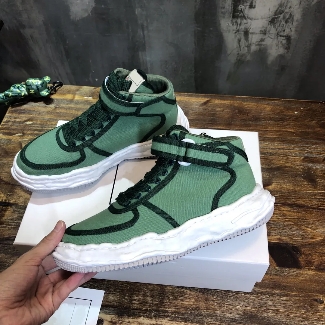 Sneakers emmen online
