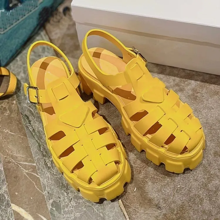 2022 Women Luxury Platform Sandals Summer Ladies Slides Designer retro Rubber Loafers Beach footwear Fashion Triangle Round Toe Sandal size 35-41 With Box