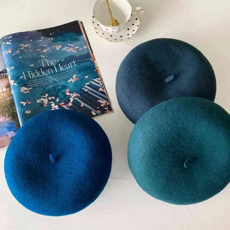 Luna و Dolphin Women Wool Wool British Style Berets الخريف الخريف النماذج البرية الكورية اليابانية حياكة الفنانين الشتاء رسام بيني قبعة J220722