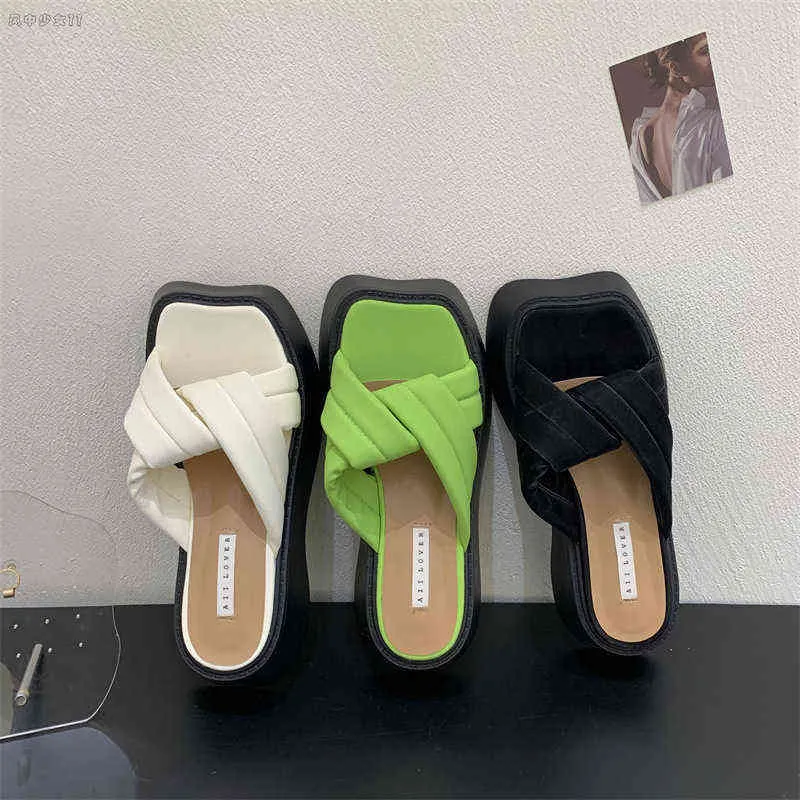 Sommar ny svampkaka tjocka sulor korsar sandaler och tofflor kvinnor sommar bär fyrkantig tå allmatch enkla modesandaler j220716