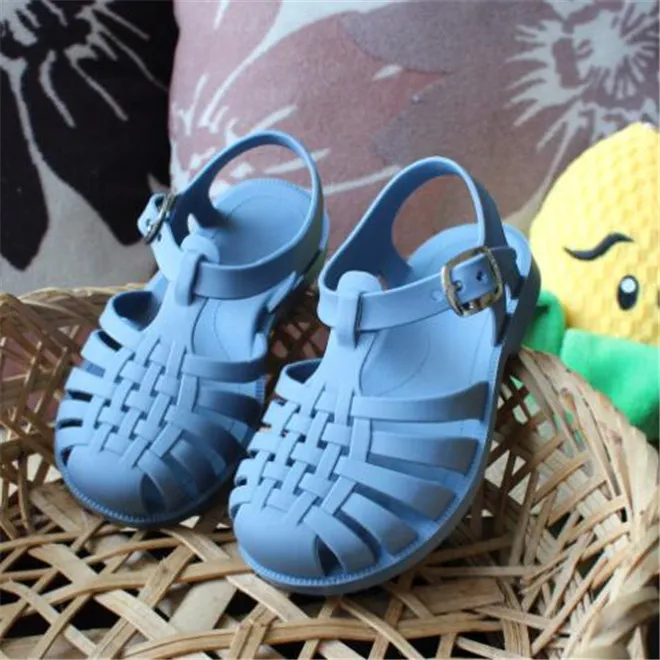 Nuevas sandalias de verano para niños y bebés, zapatos de playa de gelatina para niños y niñas, sandalias romanas huecas para niños pequeños