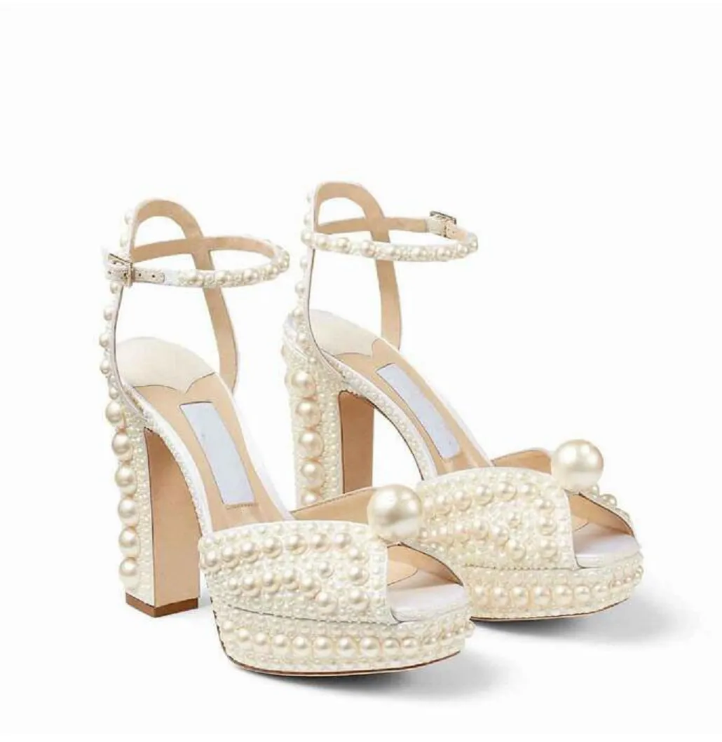 Sabots Talons Hauts Paillettes Et Perles - Taille US 7 (env. 38 FR) - Occasion, Marque Bamboo