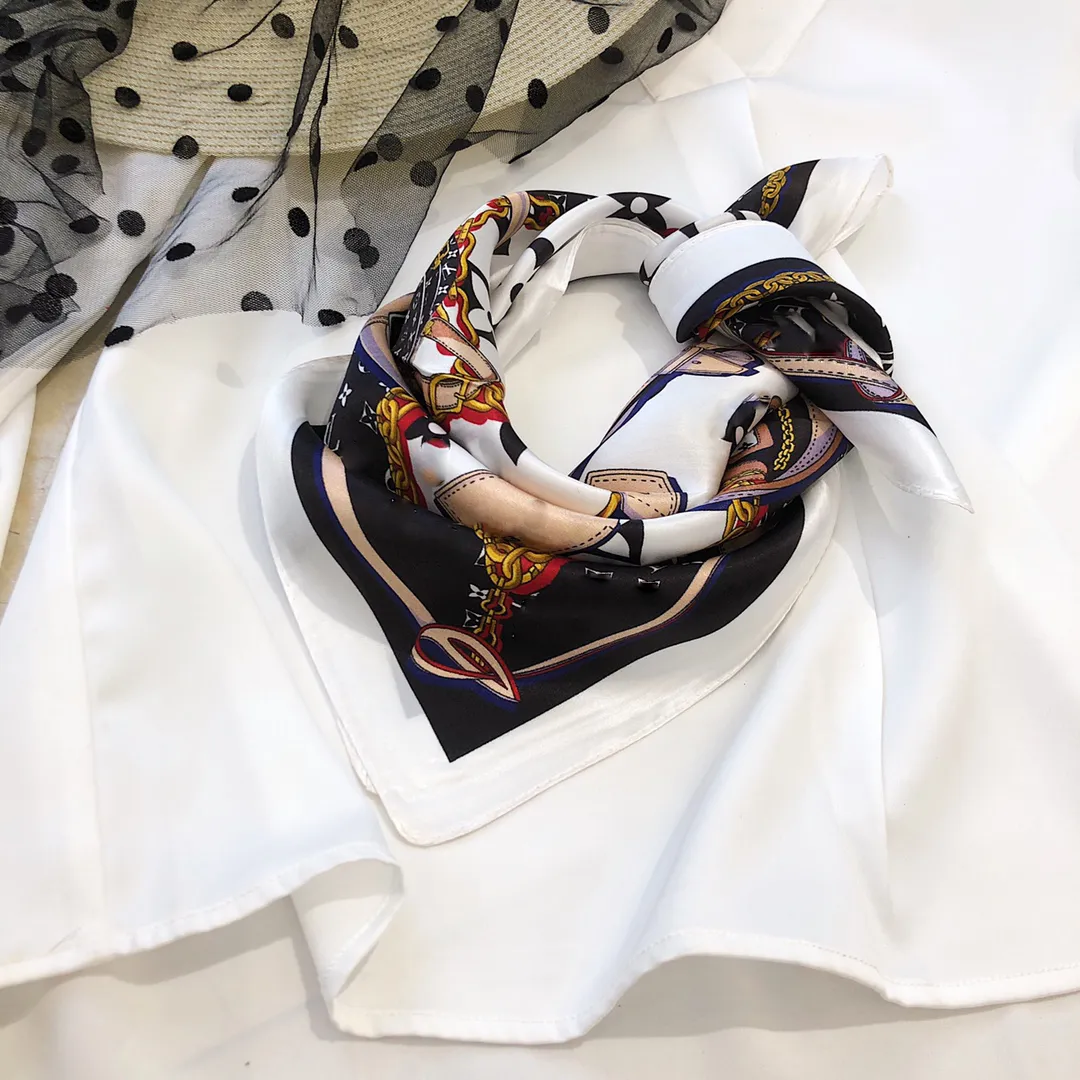 Marca de lujo 100% seda pequeña serpentina bufandas de mujer 50x50cm geometría mujer diadema bufanda cuadrada sin caja