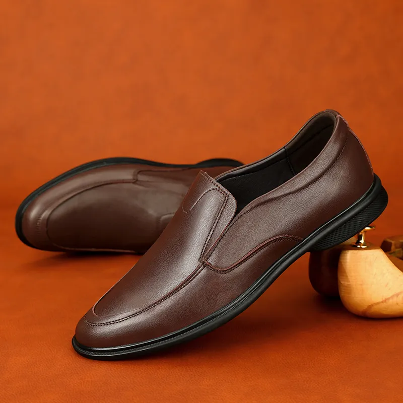 Scarpe casual da uomo in vera pelle Mocassini da uomo italiani di marca Mocassini Slip traspiranti su scarpe da guida nere Classiche di alta qualità