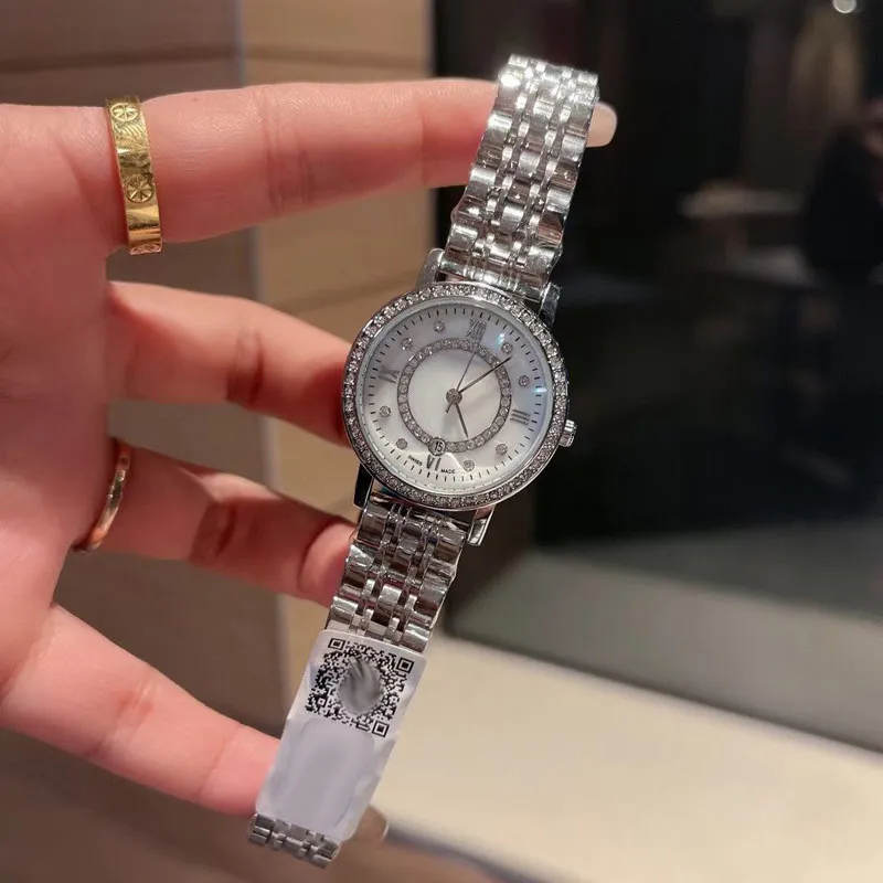 Reloj De Diamantes De 30 Mm De 30 Mm, Un Reloj De Pulsera De La Banda