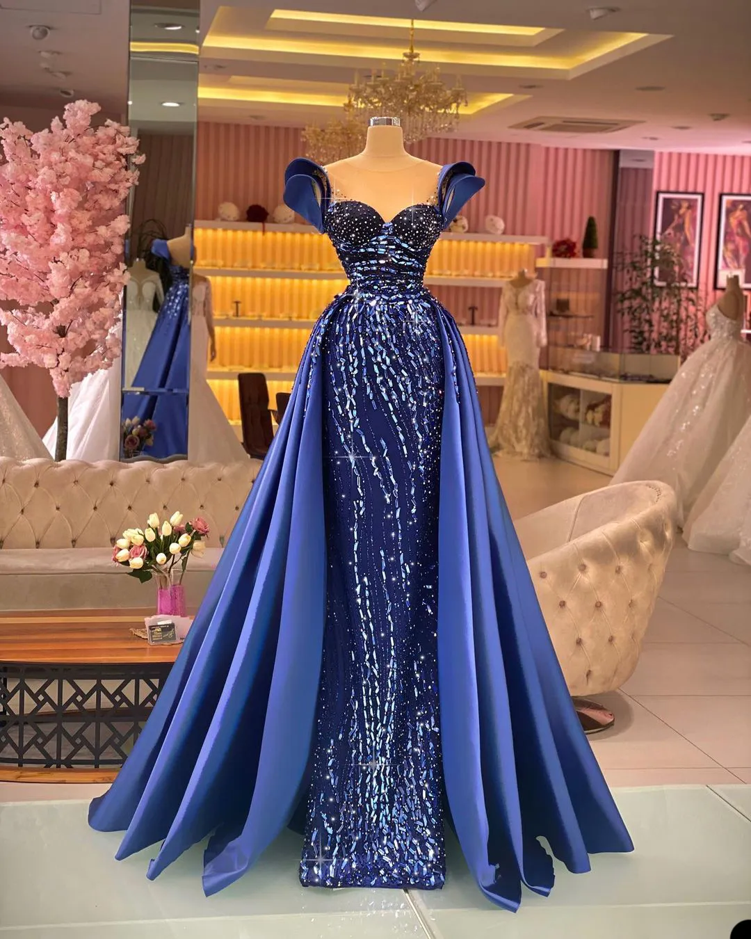 Royal Blue Prom Dresses V Neck Satin ApplQiUes Pailletten Mouwloos een lijn Hoge taille met afneembare treinavond formele jurken Graduation Girls Togels