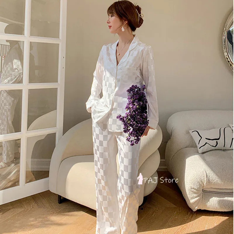 Pijamas dama en satin 2025